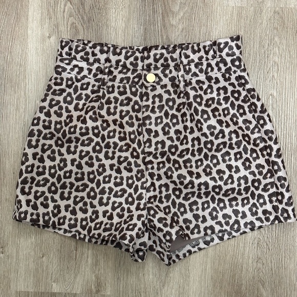Leopard Print Shorts - Picture 1 of 3
